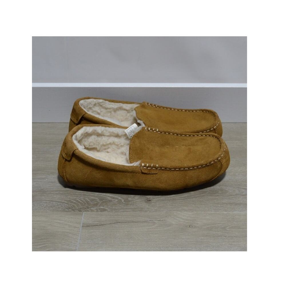 Koolaburra by UGG Tipton Woman's Chestnut Suede Slippers Fur Lined Size 10